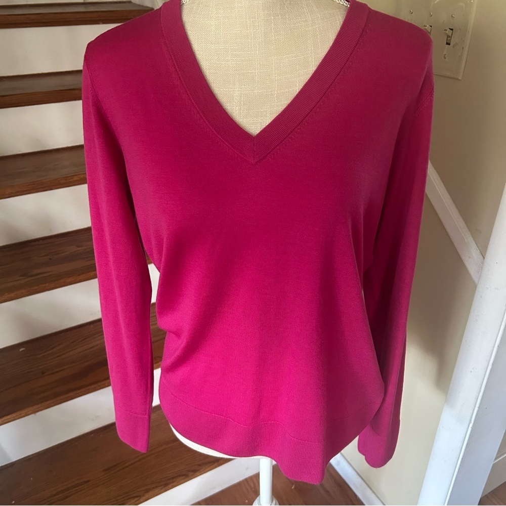 Brooks Brothers Women’s Merino Wool Blend V-neck Sweater L Barbiecore Hot Pink